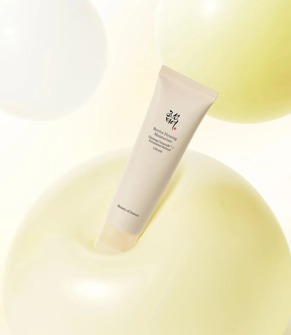 Revive Firming Moisturizer sobre fondo claro